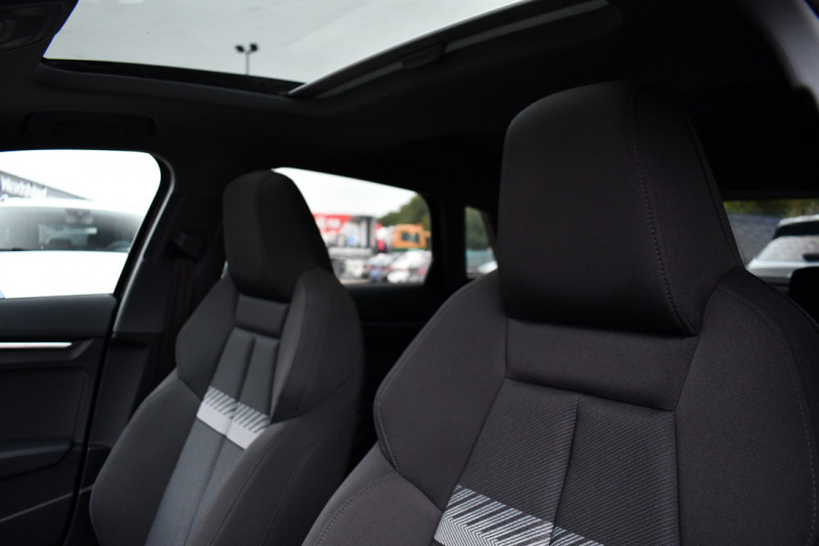 Audi A3 Sportback 40 TFSI e S-Line Pano ACC S-zetels 18inch