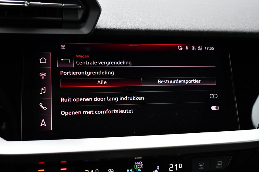 Audi A3 Sportback 40 TFSI e S-Line Pano ACC S-zetels 18inch
