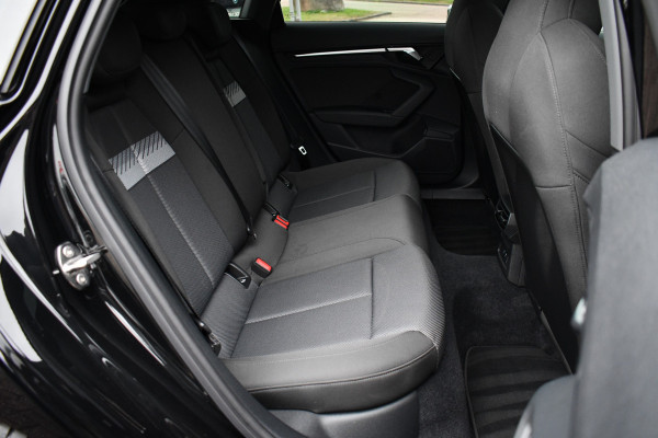 Audi A3 Sportback 40 TFSI e S-Line Pano ACC S-zetels 18inch