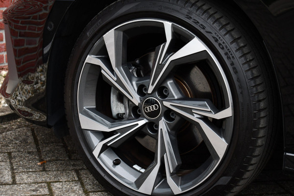 Audi A3 Sportback 40 TFSI e S-Line Pano ACC S-zetels 18inch