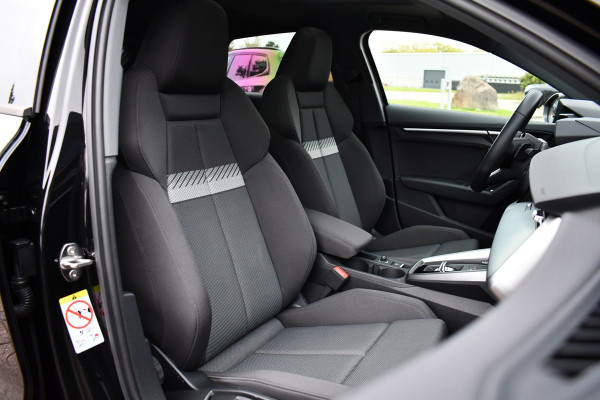 Audi A3 Sportback 40 TFSI e S-Line Pano ACC S-zetels 18inch