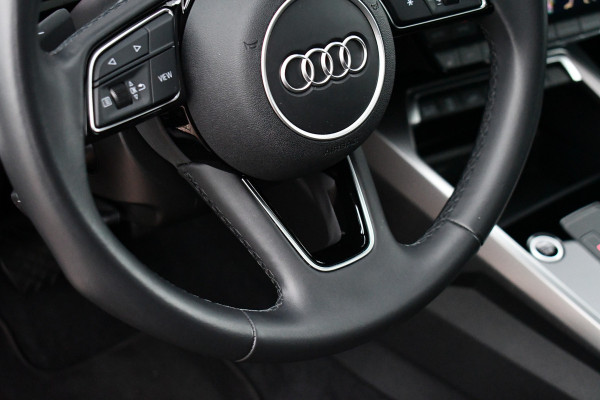 Audi A3 Sportback 40 TFSI e S-Line Pano ACC S-zetels 18inch