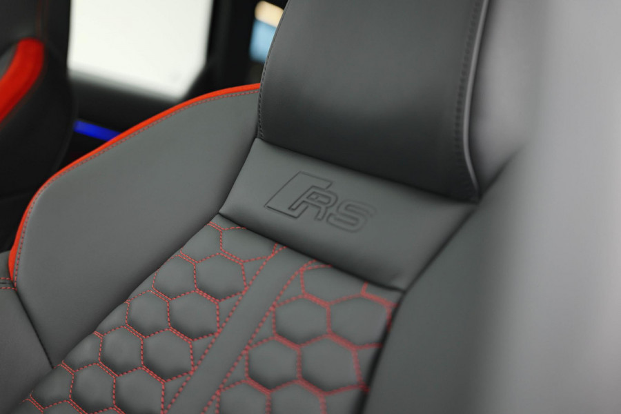 Audi RS3 Sportback 2.5 TFSI quattro |Keramisch|Pano|360|Carbon|HUD|B&O|Memory|