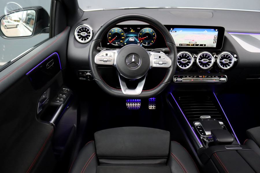 Mercedes-Benz B-Klasse 220 AMG Line Premium+ | Panoramadak | Augmented Reality | Advanced Sound System | Keyless Go | Cruise Control | Stoelverwarming | Dodehoekassistent | Nightpakket |