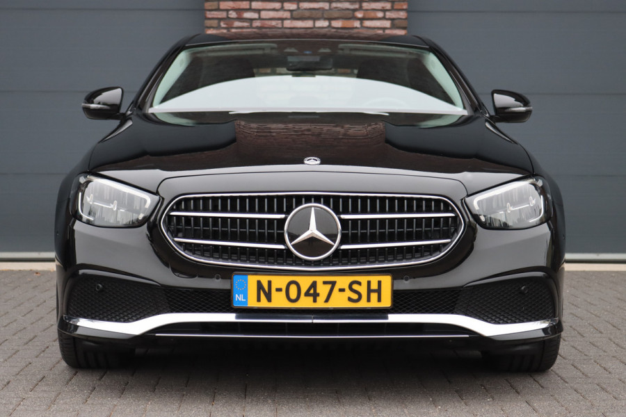 Mercedes-Benz E-Klasse 220 d Avantgarde | Distronic+ | Trekhaak | Camera | Rijassistentiepakket | High Perf. LED | Sfeerverlichting | Stoelverwarming |
