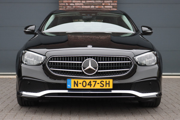 Mercedes-Benz E-Klasse 220 d Avantgarde | Distronic+ | Trekhaak | Camera | Rijassistentiepakket | High Perf. LED | Sfeerverlichting | Stoelverwarming |