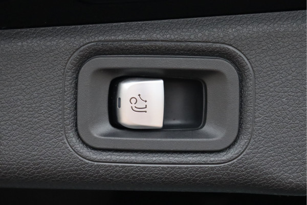Mercedes-Benz E-Klasse 220 d Avantgarde | Distronic+ | Trekhaak | Camera | Rijassistentiepakket | High Perf. LED | Sfeerverlichting | Stoelverwarming |
