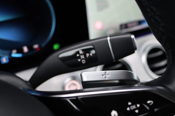 Mercedes-Benz E-Klasse 220 d Avantgarde | Distronic+ | Trekhaak | Camera | Rijassistentiepakket | High Perf. LED | Sfeerverlichting | Stoelverwarming |