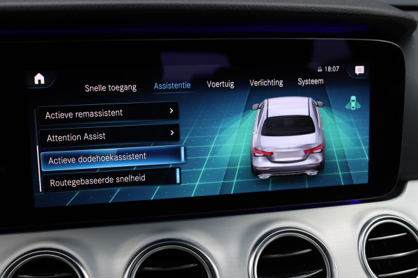 Mercedes-Benz E-Klasse 220 d Avantgarde | Distronic+ | Trekhaak | Camera | Rijassistentiepakket | High Perf. LED | Sfeerverlichting | Stoelverwarming |