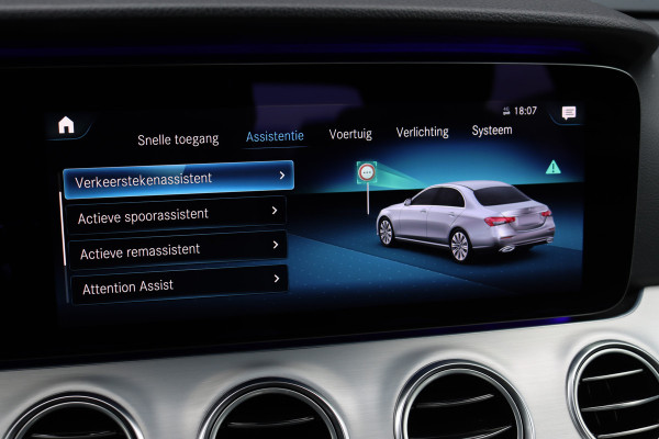 Mercedes-Benz E-Klasse 220 d Avantgarde | Distronic+ | Trekhaak | Camera | Rijassistentiepakket | High Perf. LED | Sfeerverlichting | Stoelverwarming |