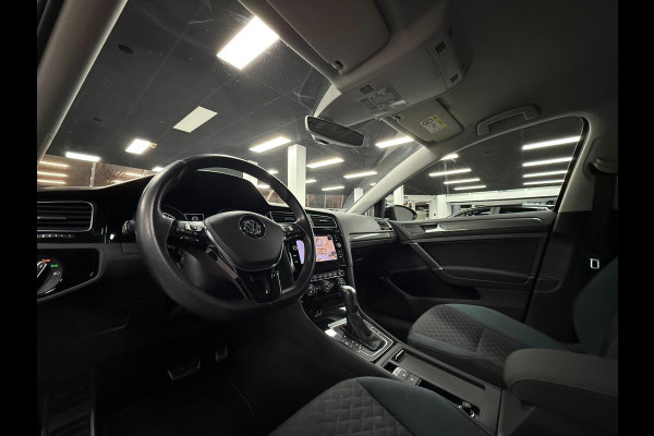 Volkswagen Golf 1.5 TSI Highline IQ | Lane | Camera | ACC |