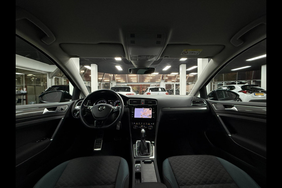 Volkswagen Golf 1.5 TSI Highline IQ | Lane | Camera | ACC |