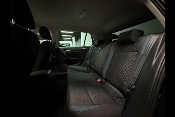 Volkswagen Golf 1.5 TSI Highline IQ | Lane | Camera | ACC |