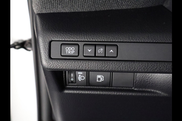 Lexus LBX Business Line Bi-Tone 2WD | Dodehoek detectie | Stuur- & Stoelverwarming | Navigatie | Parkeersensoren Lexus LBX Business Line Bi-Tone 2WD | Dodehoek detectie | Stuur- & Stoelverwarming | Navigatie | Parkeersensoren