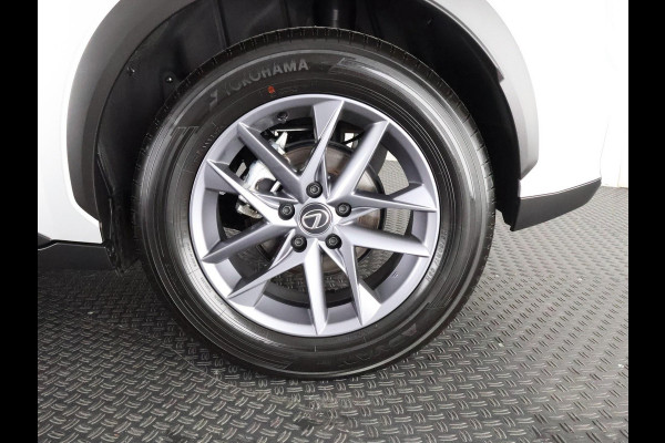 Lexus LBX Business Line Bi-Tone 2WD | Dodehoek detectie | Stuur- & Stoelverwarming | Navigatie | Parkeersensoren Lexus LBX Business Line Bi-Tone 2WD | Dodehoek detectie | Stuur- & Stoelverwarming | Navigatie | Parkeersensoren