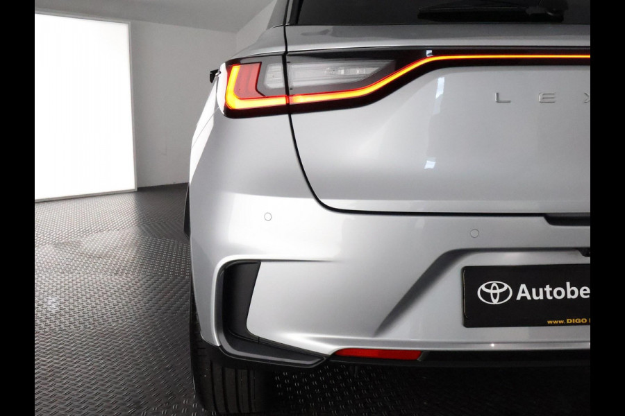 Lexus LBX Business Line Bi-Tone 2WD | Dodehoek detectie | Stuur- & Stoelverwarming | Navigatie | Parkeersensoren Lexus LBX Business Line Bi-Tone 2WD | Dodehoek detectie | Stuur- & Stoelverwarming | Navigatie | Parkeersensoren