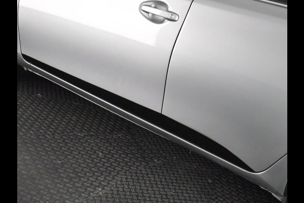 Toyota Auris Touring Sports 1.8 HYBRID DYNAMIC ULTIMATE AUTOM.GARANTIE 3-2027 CLIMA.CRUISE.BLACKLINE .