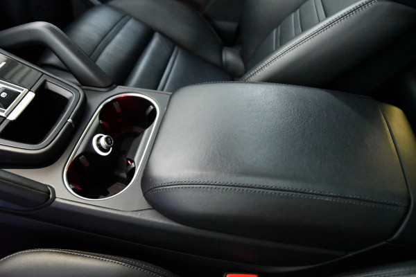 Porsche Cayenne Coupé 3.0 E-Hybrid *Glazendak*Elektischetrekhaak*Bose*