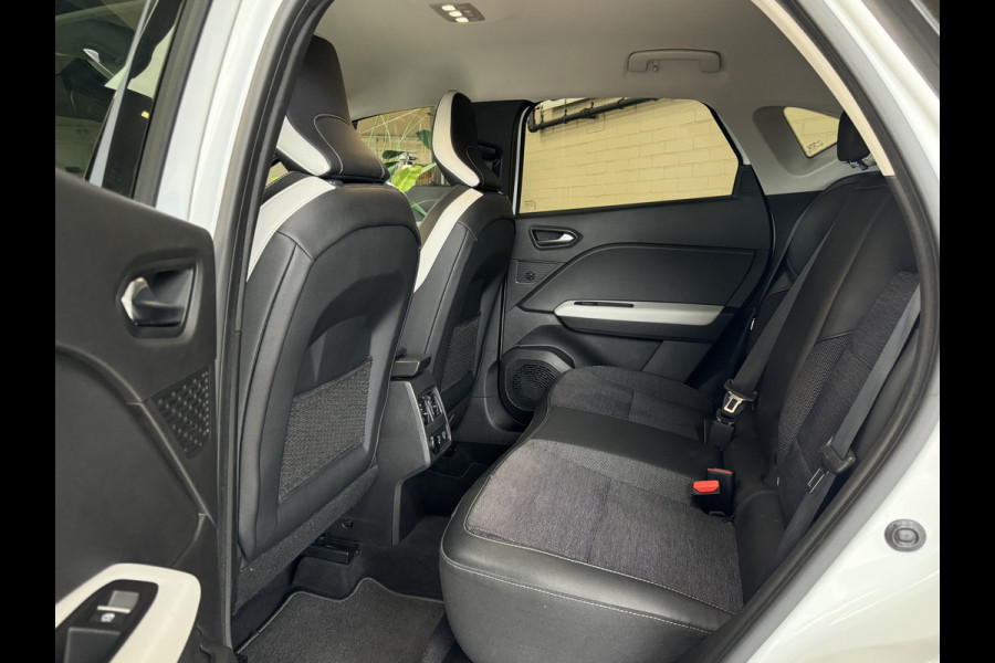 Renault Captur 1.6 E-Tech Plug-in Hybrid 160pk Edition One Groot 9,3 inch Navi, 18 inch, Bose, 360 camera, stoelverwarming, 100% dealer onderhouden!