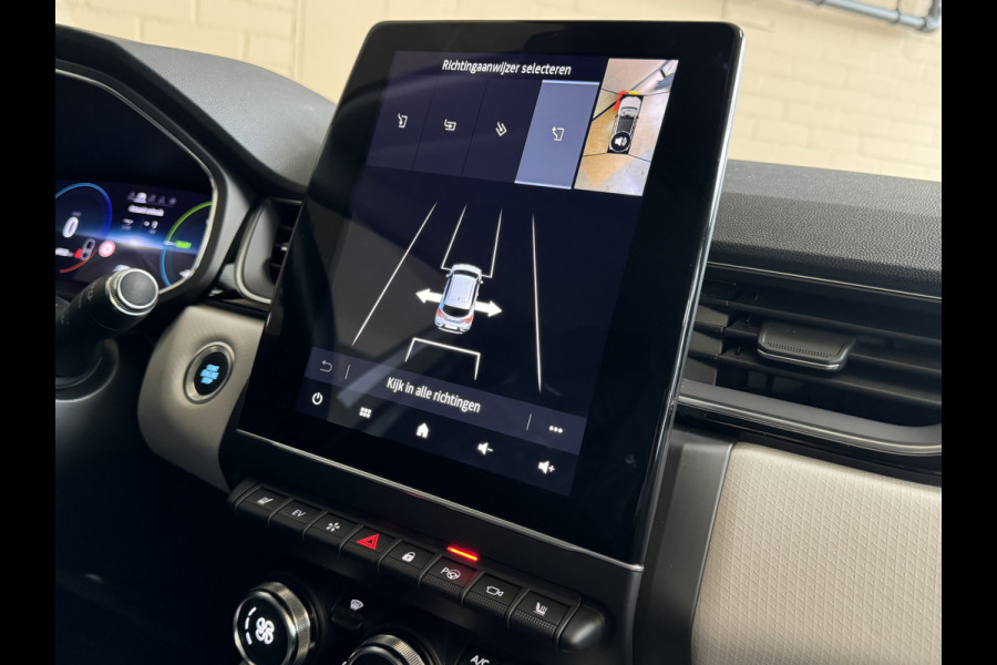 Renault Captur 1.6 E-Tech Plug-in Hybrid 160pk Edition One Groot 9,3 inch Navi, 18 inch, Bose, 360 camera, stoelverwarming, 100% dealer onderhouden!