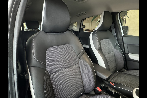 Renault Captur 1.6 E-Tech Plug-in Hybrid 160pk Edition One Groot 9,3 inch Navi, 18 inch, Bose, 360 camera, stoelverwarming, 100% dealer onderhouden!