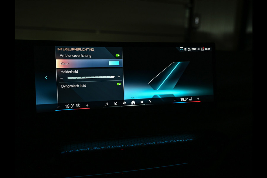 BMW 3 Serie Touring 330e xDrive M-SPORT | FACELIFT | ACCU 19,5 kWh | ACTIVE CRUISE | ELEKTR. TREKHAAK | HIFI AUDIO | SHADOW LINE | CAMERA | BMW 3 Serie Touring 330e xDrive M-SPORT | FACELIFT | ACCU 19,5 kWh | ACTIVE CRUISE | ELEKTR. TREKHAAK | HIFI AUDIO | SHADOW LINE | CAMERA |