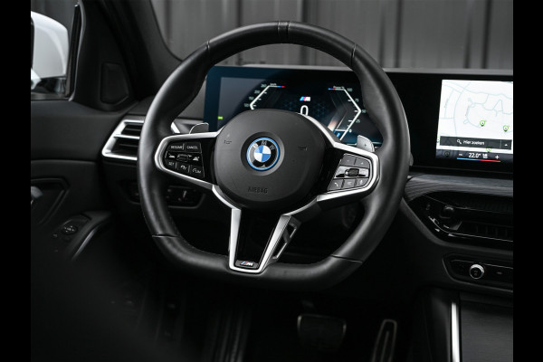 BMW 3 Serie Touring 330e xDrive M-SPORT | FACELIFT | ACCU 19,5 kWh | ACTIVE CRUISE | ELEKTR. TREKHAAK | HIFI AUDIO | SHADOW LINE | CAMERA | BMW 3 Serie Touring 330e xDrive M-SPORT | FACELIFT | ACCU 19,5 kWh | ACTIVE CRUISE | ELEKTR. TREKHAAK | HIFI AUDIO | SHADOW LINE | CAMERA |