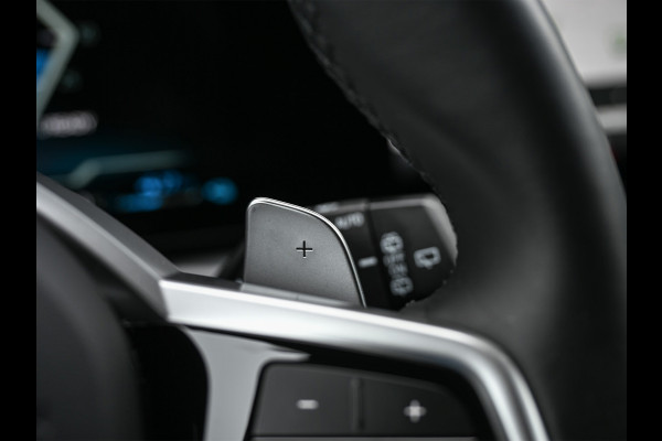 BMW 3 Serie Touring 330e xDrive M-SPORT | FACELIFT | ACCU 19,5 kWh | ACTIVE CRUISE | ELEKTR. TREKHAAK | HIFI AUDIO | SHADOW LINE | CAMERA | BMW 3 Serie Touring 330e xDrive M-SPORT | FACELIFT | ACCU 19,5 kWh | ACTIVE CRUISE | ELEKTR. TREKHAAK | HIFI AUDIO | SHADOW LINE | CAMERA |