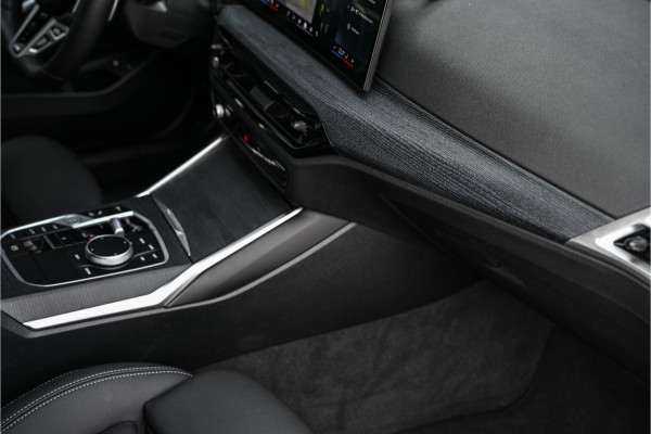 BMW 3 Serie Touring 330e xDrive M-SPORT | FACELIFT | ACCU 19,5 kWh | ACTIVE CRUISE | ELEKTR. TREKHAAK | HIFI AUDIO | SHADOW LINE | CAMERA | BMW 3 Serie Touring 330e xDrive M-SPORT | FACELIFT | ACCU 19,5 kWh | ACTIVE CRUISE | ELEKTR. TREKHAAK | HIFI AUDIO | SHADOW LINE | CAMERA |
