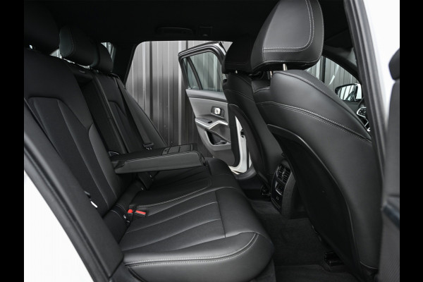 BMW 3 Serie Touring 330e xDrive M-SPORT | FACELIFT | ACCU 19,5 kWh | ACTIVE CRUISE | ELEKTR. TREKHAAK | HIFI AUDIO | SHADOW LINE | CAMERA | BMW 3 Serie Touring 330e xDrive M-SPORT | FACELIFT | ACCU 19,5 kWh | ACTIVE CRUISE | ELEKTR. TREKHAAK | HIFI AUDIO | SHADOW LINE | CAMERA |