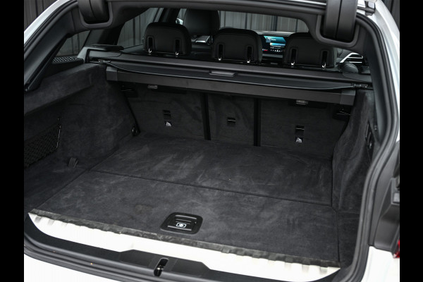 BMW 3 Serie Touring 330e xDrive M-SPORT | FACELIFT | ACCU 19,5 kWh | ACTIVE CRUISE | ELEKTR. TREKHAAK | HIFI AUDIO | SHADOW LINE | CAMERA | BMW 3 Serie Touring 330e xDrive M-SPORT | FACELIFT | ACCU 19,5 kWh | ACTIVE CRUISE | ELEKTR. TREKHAAK | HIFI AUDIO | SHADOW LINE | CAMERA |