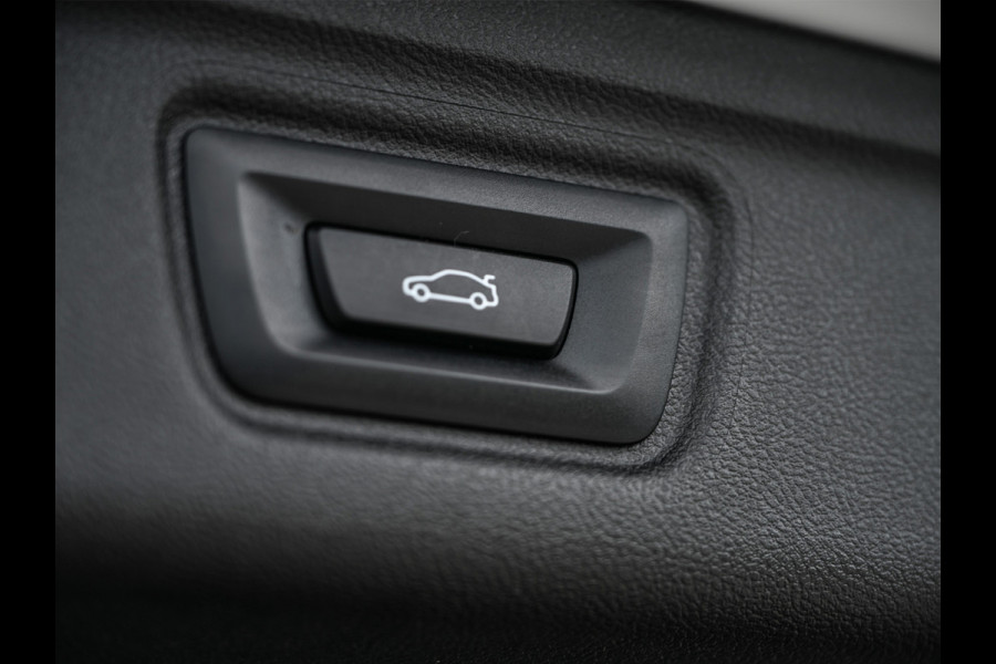 BMW 3 Serie Touring 330e xDrive M-SPORT | FACELIFT | ACCU 19,5 kWh | ACTIVE CRUISE | ELEKTR. TREKHAAK | HIFI AUDIO | SHADOW LINE | CAMERA | BMW 3 Serie Touring 330e xDrive M-SPORT | FACELIFT | ACCU 19,5 kWh | ACTIVE CRUISE | ELEKTR. TREKHAAK | HIFI AUDIO | SHADOW LINE | CAMERA |