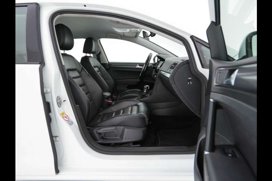 Volkswagen e-Golf (SOH-86%) Aut. *HEAT-PUMP | LUXURY-LEATHER | FULL-LED | NAVI-FULLMAP | CAMERA | HEATED-SPORTSEATS | ECC | CCS-FASTLOADER | PDC | CARPLAY | CRUISE | 16''ALU* Volkswagen e-Golf (SOH-86%) Aut. *HEAT-PUMP | LUXURY-LEATHER | FULL-LED | NAVI-FULLMAP | CAMERA | HEATED-SPORTSEATS | ECC | CCS-FASTLOADER | PDC | CARPLAY | CRUISE | 16''ALU*