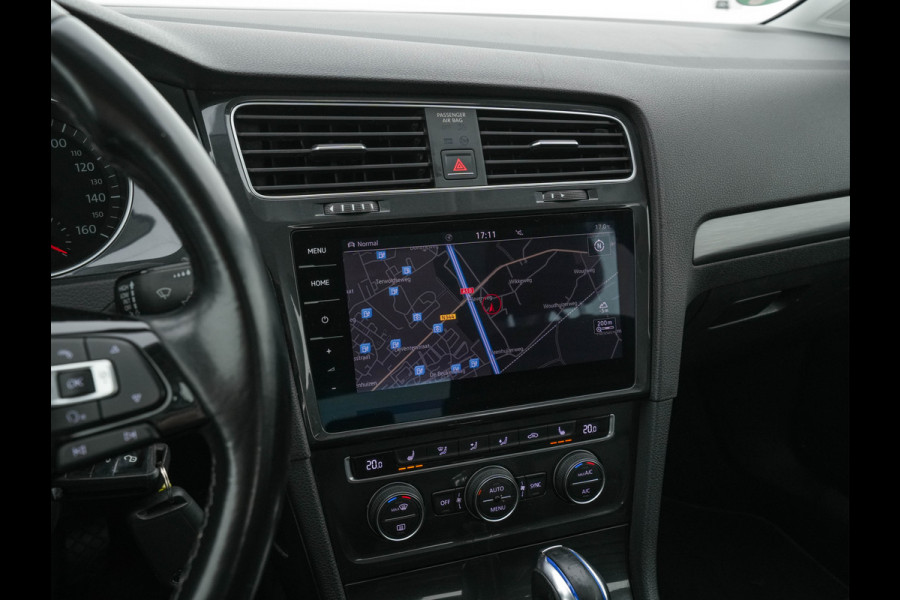 Volkswagen e-Golf (SOH-86%) Aut. *HEAT-PUMP | LUXURY-LEATHER | FULL-LED | NAVI-FULLMAP | CAMERA | HEATED-SPORTSEATS | ECC | CCS-FASTLOADER | PDC | CARPLAY | CRUISE | 16''ALU* Volkswagen e-Golf (SOH-86%) Aut. *HEAT-PUMP | LUXURY-LEATHER | FULL-LED | NAVI-FULLMAP | CAMERA | HEATED-SPORTSEATS | ECC | CCS-FASTLOADER | PDC | CARPLAY | CRUISE | 16''ALU*