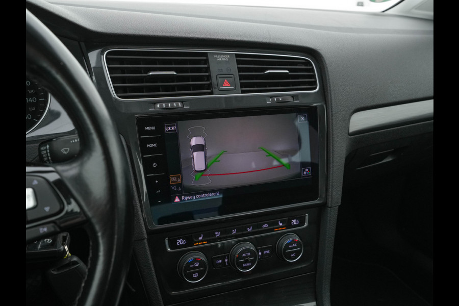 Volkswagen e-Golf (SOH-86%) Aut. *HEAT-PUMP | LUXURY-LEATHER | FULL-LED | NAVI-FULLMAP | CAMERA | HEATED-SPORTSEATS | ECC | CCS-FASTLOADER | PDC | CARPLAY | CRUISE | 16''ALU* Volkswagen e-Golf (SOH-86%) Aut. *HEAT-PUMP | LUXURY-LEATHER | FULL-LED | NAVI-FULLMAP | CAMERA | HEATED-SPORTSEATS | ECC | CCS-FASTLOADER | PDC | CARPLAY | CRUISE | 16''ALU*