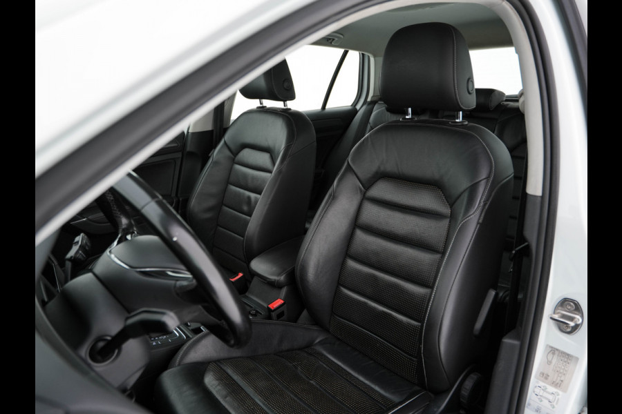 Volkswagen e-Golf (SOH-86%) Aut. *HEAT-PUMP | LUXURY-LEATHER | FULL-LED | NAVI-FULLMAP | CAMERA | HEATED-SPORTSEATS | ECC | CCS-FASTLOADER | PDC | CARPLAY | CRUISE | 16''ALU* Volkswagen e-Golf (SOH-86%) Aut. *HEAT-PUMP | LUXURY-LEATHER | FULL-LED | NAVI-FULLMAP | CAMERA | HEATED-SPORTSEATS | ECC | CCS-FASTLOADER | PDC | CARPLAY | CRUISE | 16''ALU*