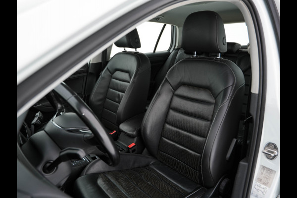 Volkswagen e-Golf (SOH-86%) Aut. *HEAT-PUMP | LUXURY-LEATHER | FULL-LED | NAVI-FULLMAP | CAMERA | HEATED-SPORTSEATS | ECC | CCS-FASTLOADER | PDC | CARPLAY | CRUISE | 16''ALU* Volkswagen e-Golf (SOH-86%) Aut. *HEAT-PUMP | LUXURY-LEATHER | FULL-LED | NAVI-FULLMAP | CAMERA | HEATED-SPORTSEATS | ECC | CCS-FASTLOADER | PDC | CARPLAY | CRUISE | 16''ALU*