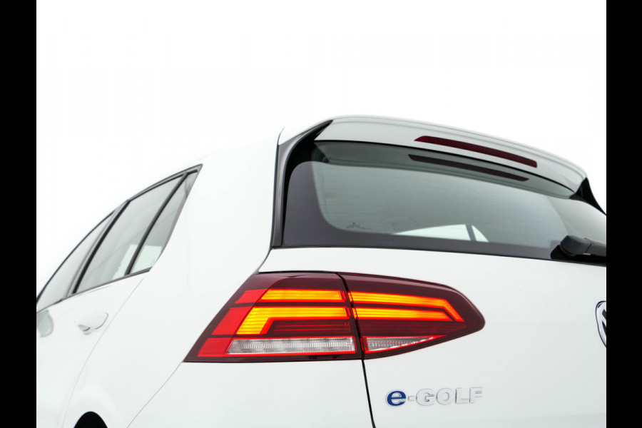 Volkswagen e-Golf (SOH-86%) Aut. *HEAT-PUMP | LUXURY-LEATHER | FULL-LED | NAVI-FULLMAP | CAMERA | HEATED-SPORTSEATS | ECC | CCS-FASTLOADER | PDC | CARPLAY | CRUISE | 16''ALU* Volkswagen e-Golf (SOH-86%) Aut. *HEAT-PUMP | LUXURY-LEATHER | FULL-LED | NAVI-FULLMAP | CAMERA | HEATED-SPORTSEATS | ECC | CCS-FASTLOADER | PDC | CARPLAY | CRUISE | 16''ALU*