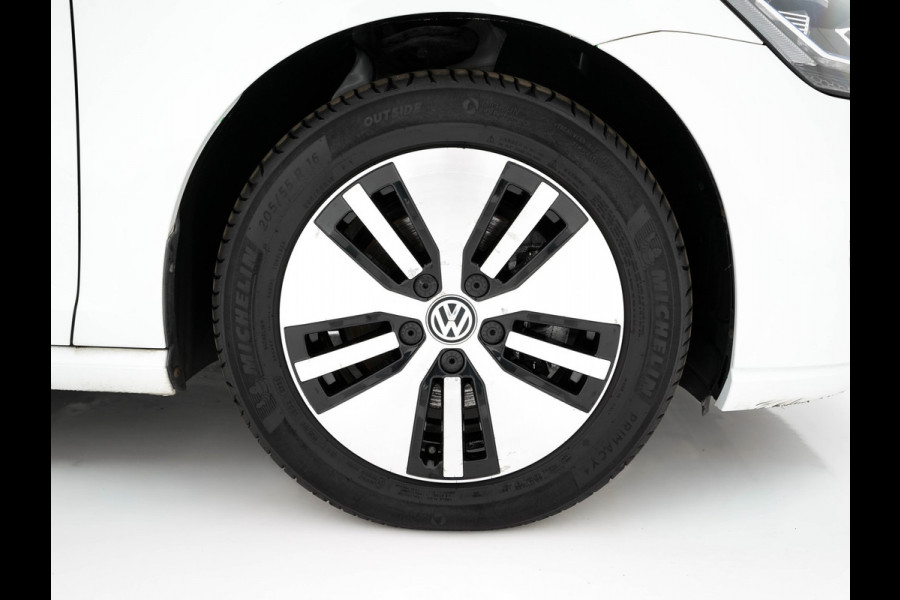 Volkswagen e-Golf (SOH-86%) Aut. *HEAT-PUMP | LUXURY-LEATHER | FULL-LED | NAVI-FULLMAP | CAMERA | HEATED-SPORTSEATS | ECC | CCS-FASTLOADER | PDC | CARPLAY | CRUISE | 16''ALU* Volkswagen e-Golf (SOH-86%) Aut. *HEAT-PUMP | LUXURY-LEATHER | FULL-LED | NAVI-FULLMAP | CAMERA | HEATED-SPORTSEATS | ECC | CCS-FASTLOADER | PDC | CARPLAY | CRUISE | 16''ALU*