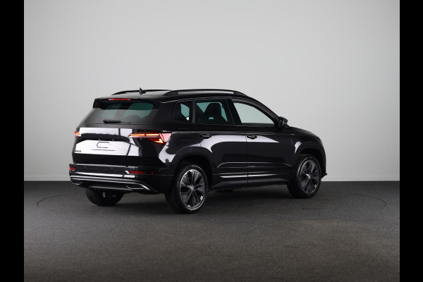Škoda Karoq Sportline Business 1.5 TSI 150 pk 7 versn. DSG | Panoramadak | Travel Assist plus | Trekhaak wegklapbaar | Elektrische achterklep
