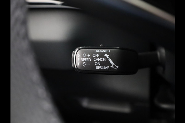 Škoda Karoq Sportline Business 1.5 TSI 150 pk 7 versn. DSG | Panoramadak | Travel Assist plus | Trekhaak wegklapbaar | Elektrische achterklep