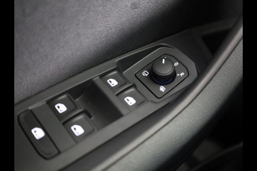 Škoda Karoq Sportline Business 1.5 TSI 150 pk 7 versn. DSG | Panoramadak | Travel Assist plus | Trekhaak wegklapbaar | Elektrische achterklep