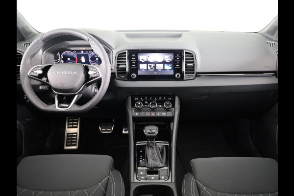 Škoda Karoq Sportline Business 1.5 TSI 150 pk 7 versn. DSG | Panoramadak | Travel Assist plus | Trekhaak wegklapbaar | Elektrische achterklep