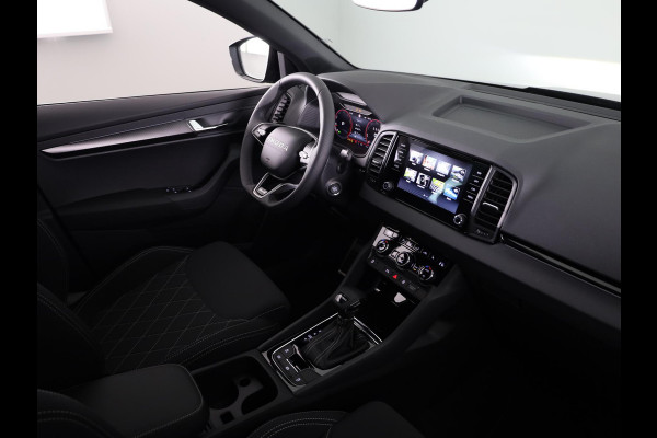 Škoda Karoq Sportline Business 1.5 TSI 150 pk 7 versn. DSG | Panoramadak | Travel Assist plus | Trekhaak wegklapbaar | Elektrische achterklep
