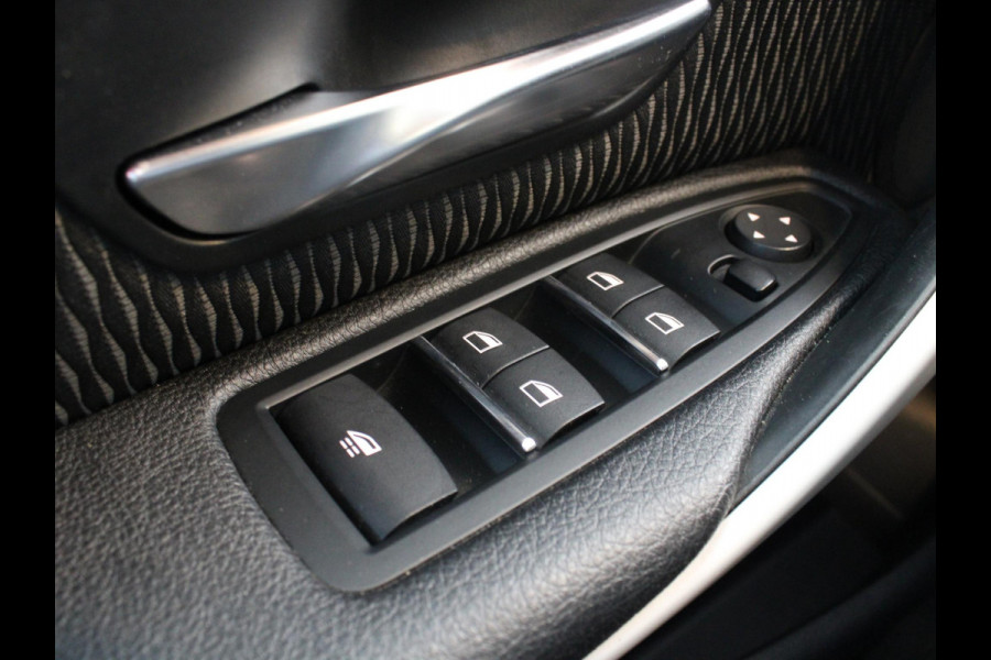 BMW 4 Serie Cabrio 420i High Executive | HARDTOP | NAVIGATIE | ACHTERUITRIJCAMERA |