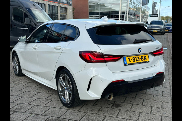 BMW 1-serie 118i High Executive l M-PAKKET l SFEERVERLICHTING