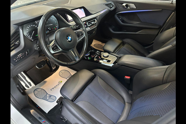 BMW 1-serie 118i High Executive l M-PAKKET l SFEERVERLICHTING