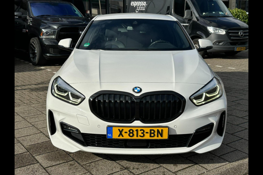 BMW 1-serie 118i High Executive l M-PAKKET l SFEERVERLICHTING