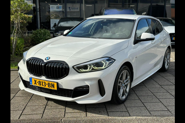 BMW 1-serie 118i High Executive l M-PAKKET l SFEERVERLICHTING