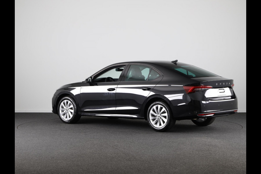 Škoda Octavia Business Edition 1.5 TSI M-HEV 115pk DSG | Private lease vanaf 731,-- | Parkeercamera | 17 inch Lichtmetalen velgen |  Verwarmbare voorstoelen | 13 inch display | Adaptieve Cruise Control